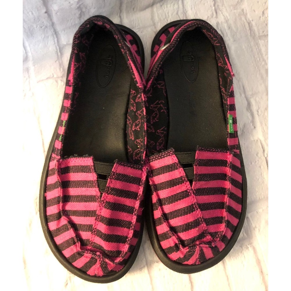 Sanuk size 3 castaway canvas  slip on pink & black